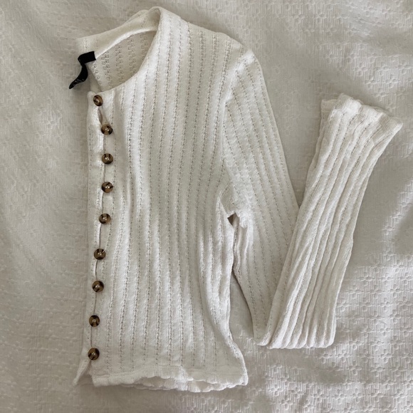 Forever 21 button up top - Picture 2 of 3